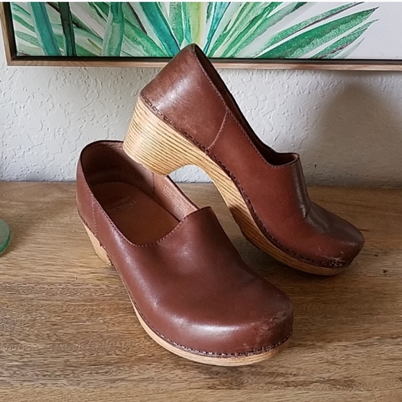 Dansko Shoes - Dasko Small Heel Leather